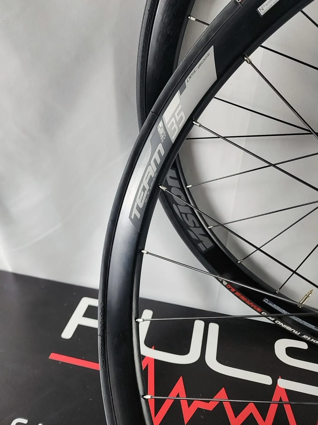 Vision Team 35 Aluminum Disc Brake Wheelset